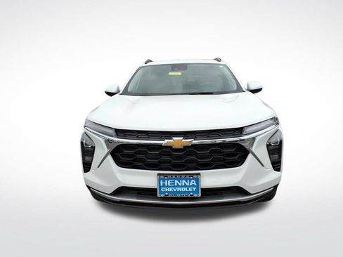 New 2026 Chevrolet Trax LT w/ LT Convenience Package FWD image 9