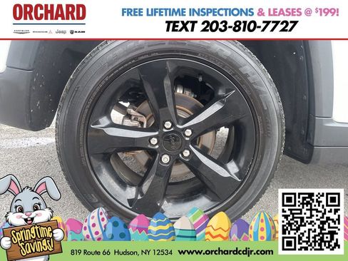 Used 2023 Jeep Grand Cherokee Altitude AWD/4WD image 11