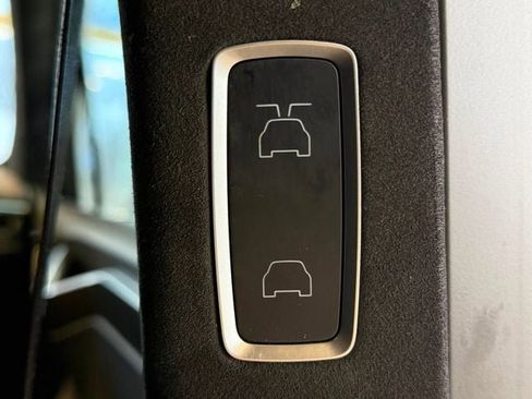 Used 2017 Tesla Model X 75D image 25