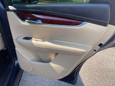 Used 2019 Cadillac XT5 Luxury image 25