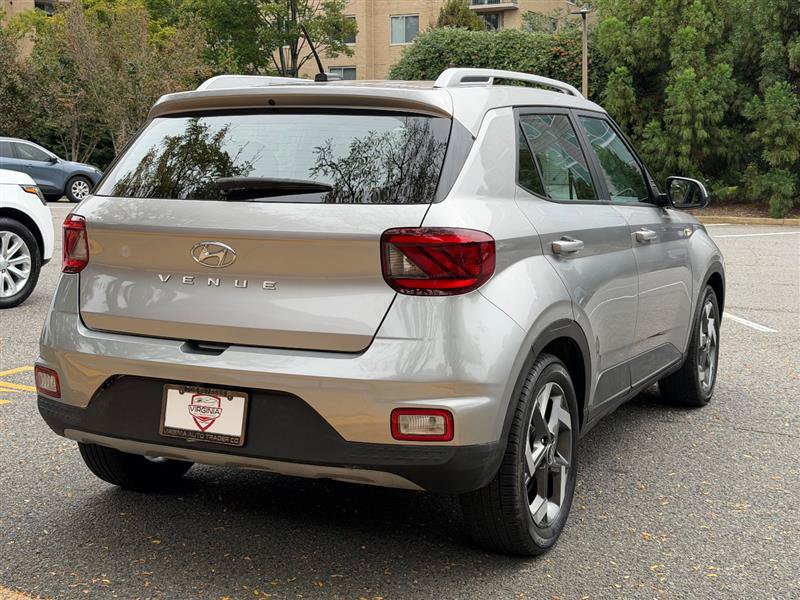 Used 2023 Hyundai Venue SEL w/ Cargo Package FWD image 9