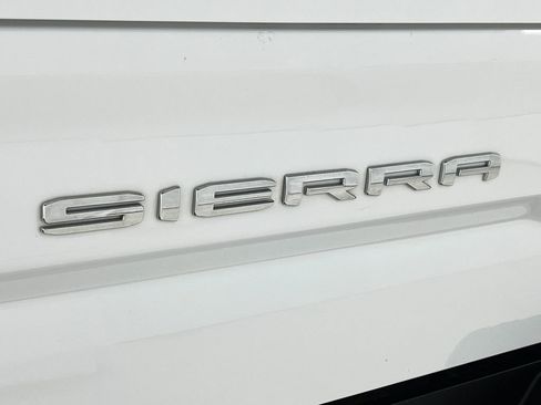 Used 2022 GMC Sierra 1500 SLT w/ SLT Premium Plus Package AWD/4WD image 43