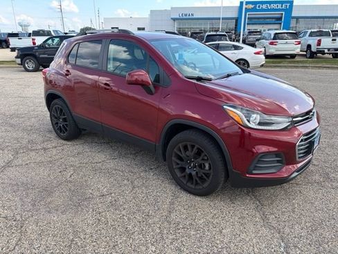 Used 2022 Chevrolet Trax LT w/ Driver Confidence Package AWD/4WD image 1