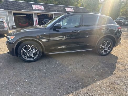 Used 2022 Alfa Romeo Stelvio Ti image 23