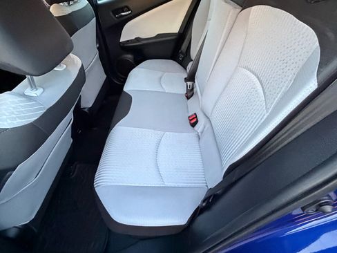 Used 2016 Toyota Prius Two image 9