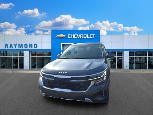 Certified 2025 Kia Seltos SX w/ SX Sunroof Package AWD/4WD image 7