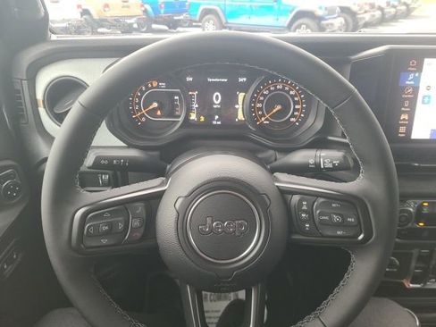 New 2026 Jeep Gladiator Sport image 13