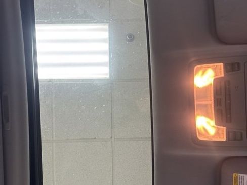 Used 2019 Toyota Highlander XLE image 41