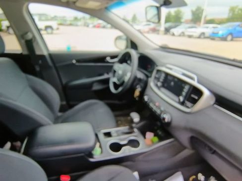 Used 2020 Kia Sorento LX FWD image 10