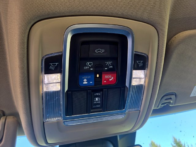 Used 2021 RAM 1500 Laramie AWD/4WD image 11