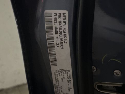 Used 2020 Jeep Cherokee Limited w/ Advanced Safety Group FWD image 36