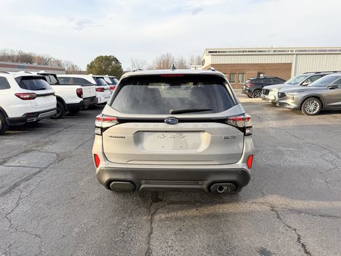 Used 2025 Subaru Forester Touring image 8