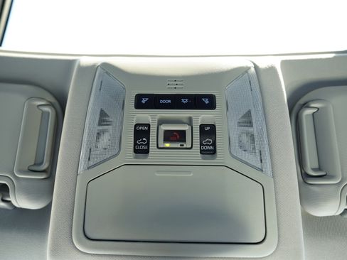 Used 2022 Toyota RAV4 XLE Premium image 24