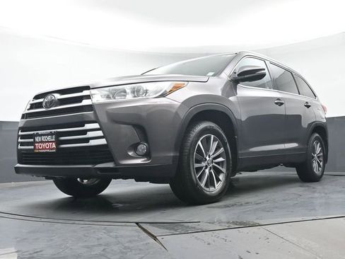 Certified 2019 Toyota Highlander XLE image 32