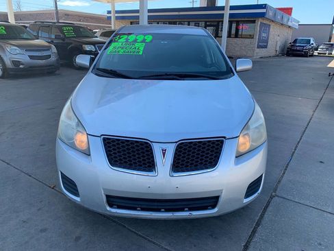 Used 2009 Pontiac Vibe w/ Preferred Package image 3