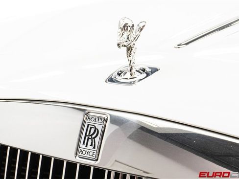 Used 2018 Rolls-Royce Dawn image 11