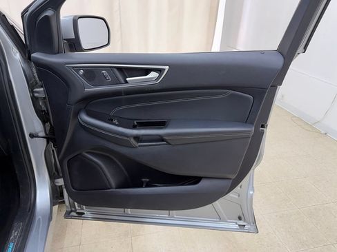 Used 2020 Ford Edge Titanium w/ Equipment Group 301A AWD/4WD image 9