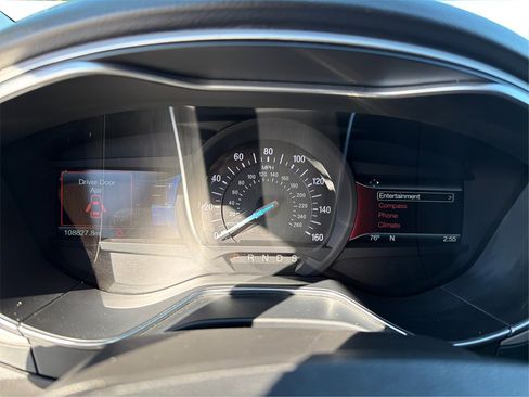 Used 2015 Ford Fusion SE image 16