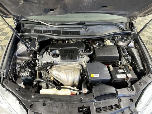 Used 2017 Toyota Camry SE FWD image 30