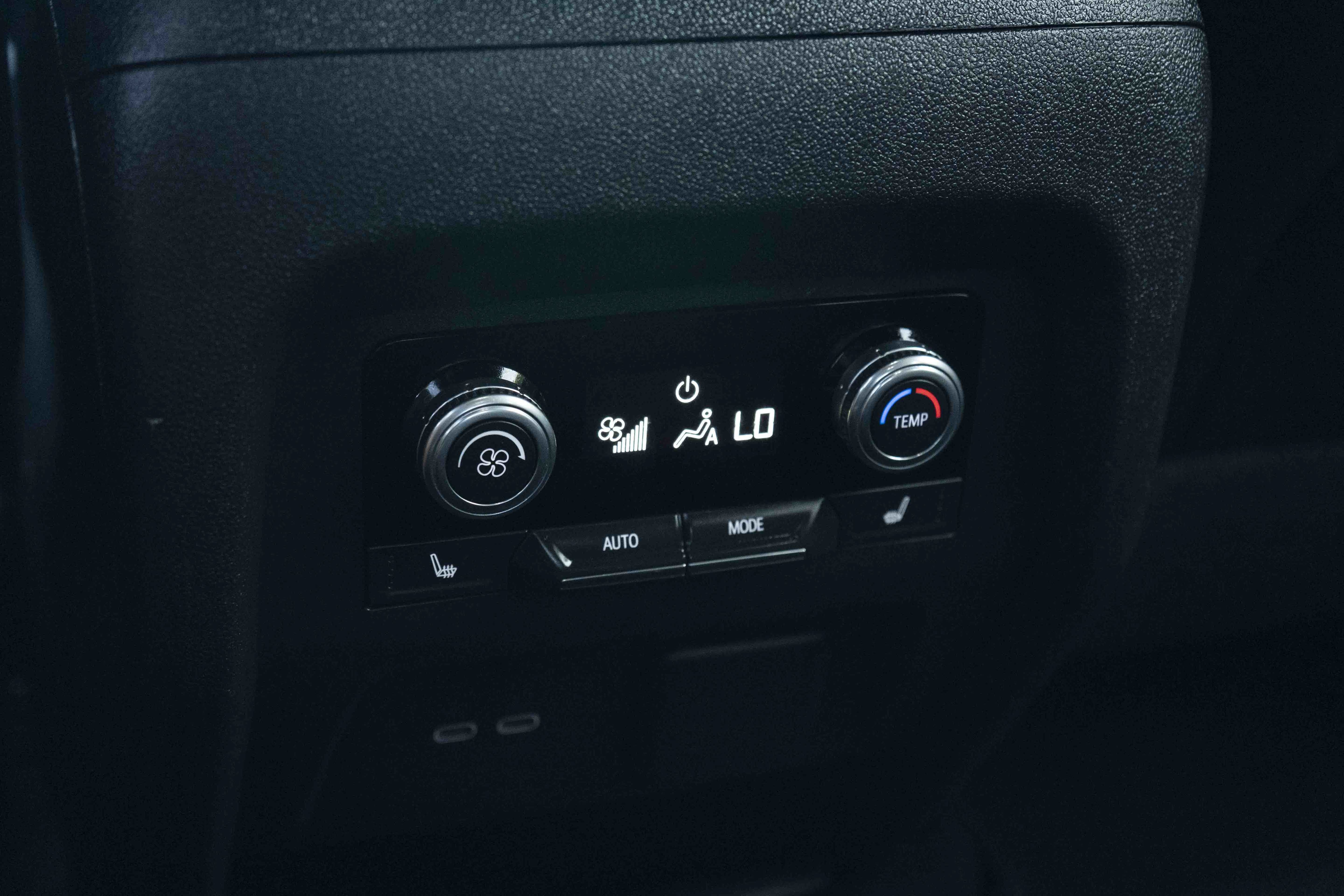 Used 2024 GMC Acadia Denali AWD/4WD image 35