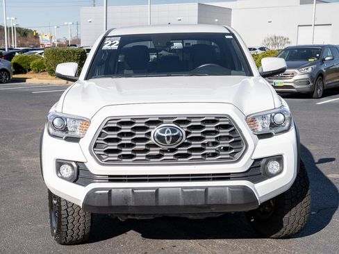 Used 2022 Toyota Tacoma TRD Off-Road image 2