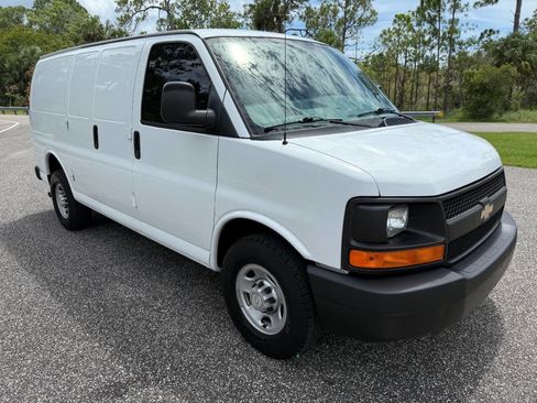 Used 2015 Chevrolet Express 2500 image 7