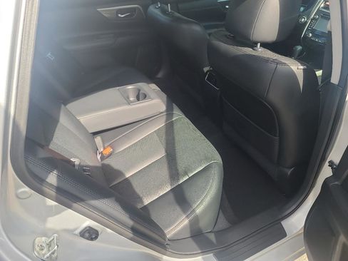 Used 2015 Nissan Altima 3.5 SL FWD image 14