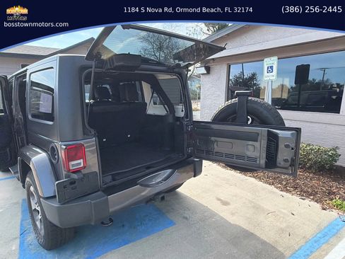 Used 2018 Jeep Wrangler Unlimited Sahara w/ Connectivity Group image 16