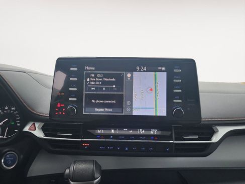 Used 2023 Toyota Sienna XLE image 14