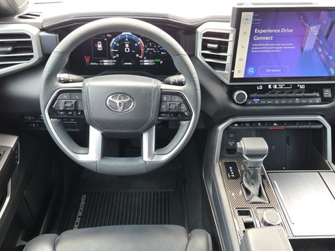 Certified 2025 Toyota Sequoia Platinum AWD/4WD image 15