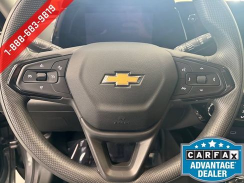 Used 2025 Chevrolet Trax LT FWD image 20