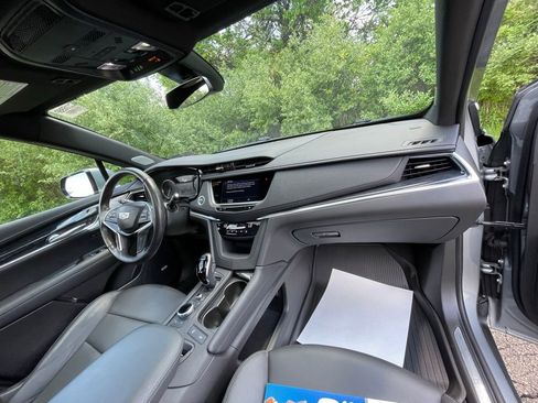 Used 2023 Cadillac XT5 Premium Luxury w/ LPO, Floor Liner Package AWD/4WD image 10