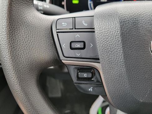 Used 2025 Toyota Camry LE FWD image 14