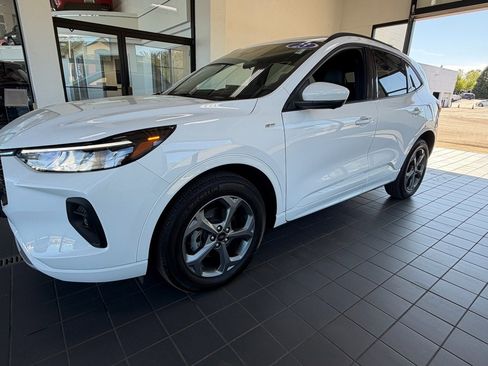 Used 2023 Ford Escape ST-Line Select w/ Tech Pack #2 AWD/4WD image 6