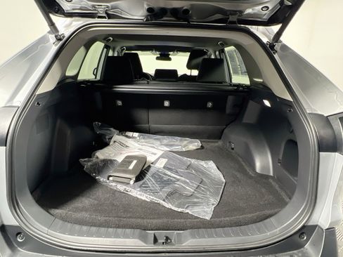 Used 2024 Toyota RAV4 XLE FWD image 33