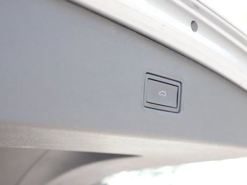 Used 2024 Volkswagen Tiguan SE R-Line w/ MDO Package, Two-Row AWD/4WD image 8