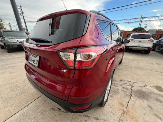 Used 2018 Ford Escape SE w/ SE Sync 3 Package FWD image 5