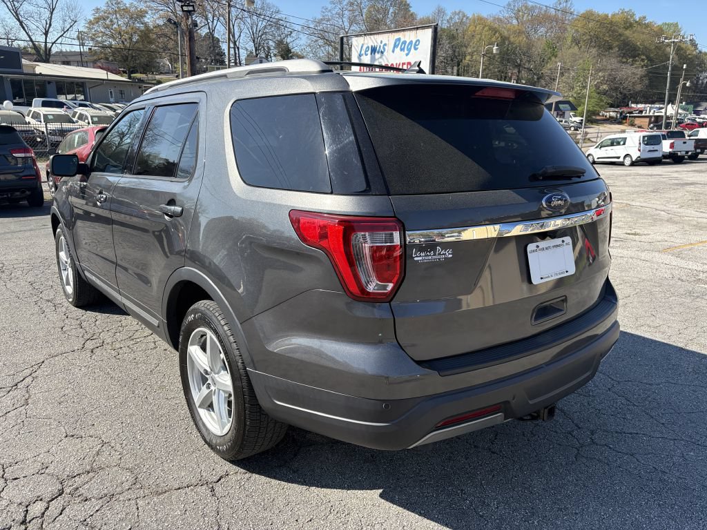 Used 2019 Ford Explorer XLT w/ Equipment Group 202A FWD image 3