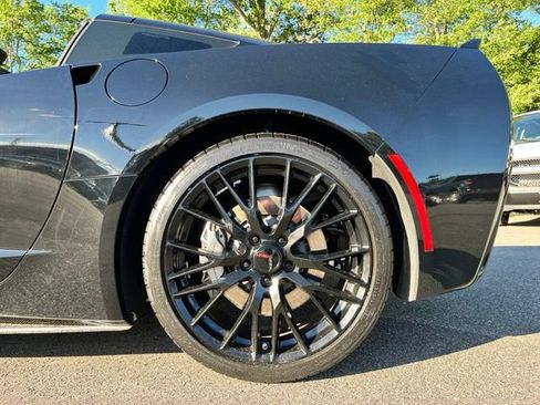 Used 2017 Chevrolet Corvette Stingray Coupe w/ 1LT RWD image 22