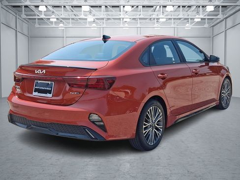 Used 2022 Kia Forte GT-Line w/ GT-Line Premium Package FWD image 5