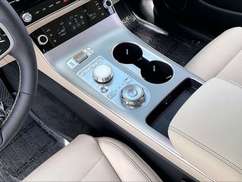 Certified 2026 Genesis GV70 2.5T AWD/4WD image 19