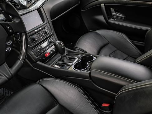 Used 2015 Maserati GranTurismo Sport RWD image 20