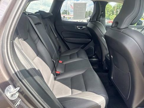 Used 2025 Volvo XC60 B5 Plus AWD/4WD image 13