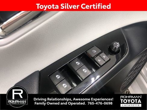 Certified 2017 Toyota Prius Three image 15