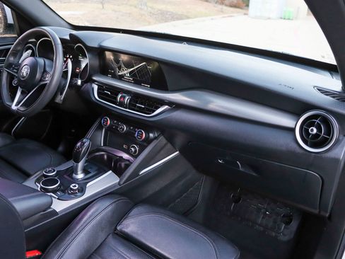 Used 2018 Alfa Romeo Stelvio Ti Sport image 23