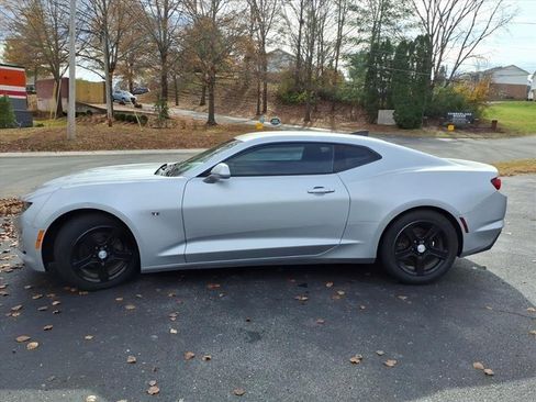 Used 2019 Chevrolet Camaro LT image 19