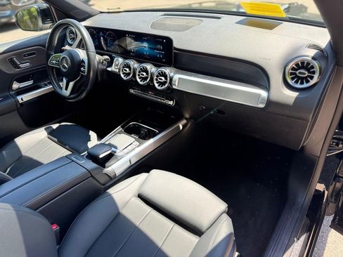 Used 2021 Mercedes-Benz GLB 250 4MATIC image 27