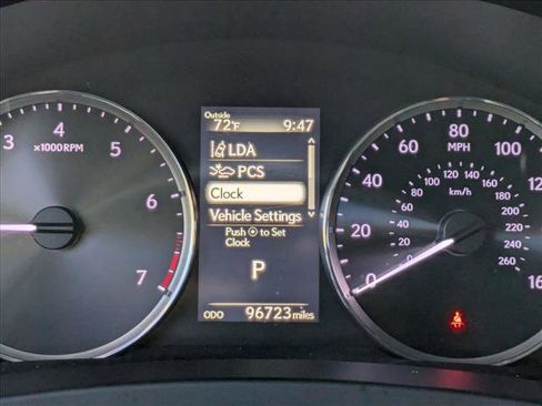 Used 2017 Lexus IS 300 AWD image 11