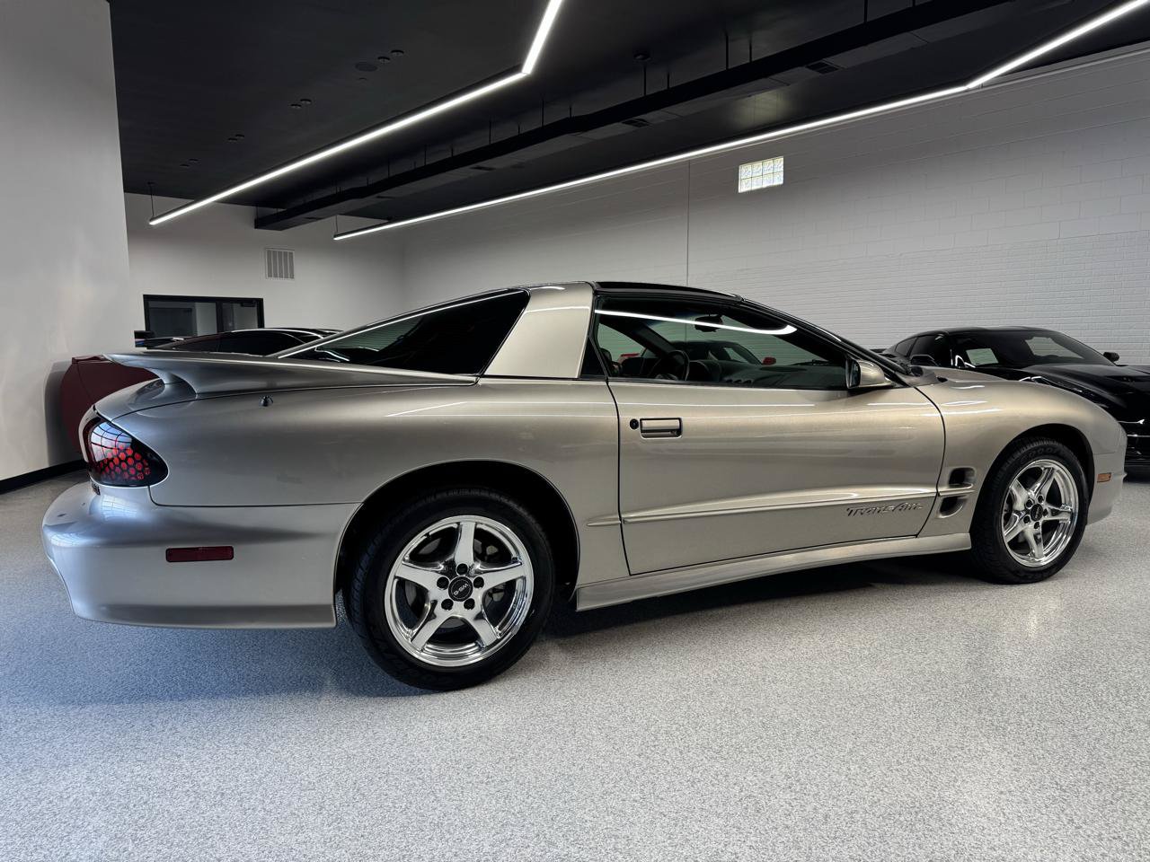 Used 2000 Pontiac Firebird Formula RWD image 16