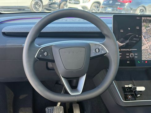 Used 2026 Tesla Model Y AWD image 38